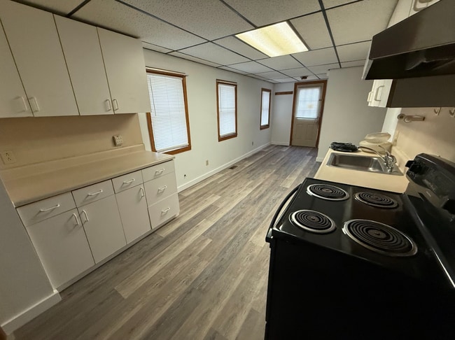 2 Williams Ct, Unit 1 in Nashua, NH - Foto de edificio - Building Photo