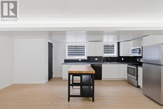 1361 Station St in Pelham, ON - Building Photo - Building Photo