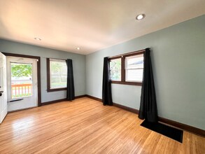 930 Brinton Dr in Toledo, OH - Building Photo - Building Photo