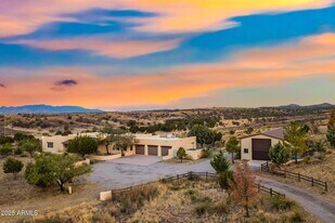 1 Pinto Trail in Sonoita, AZ - Building Photo