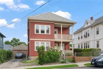 86 Rochambeau Ave in Providence, RI - Building Photo - Building Photo