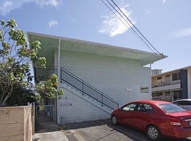 919 Makahiki Way in Honolulu, HI - Building Photo - Building Photo