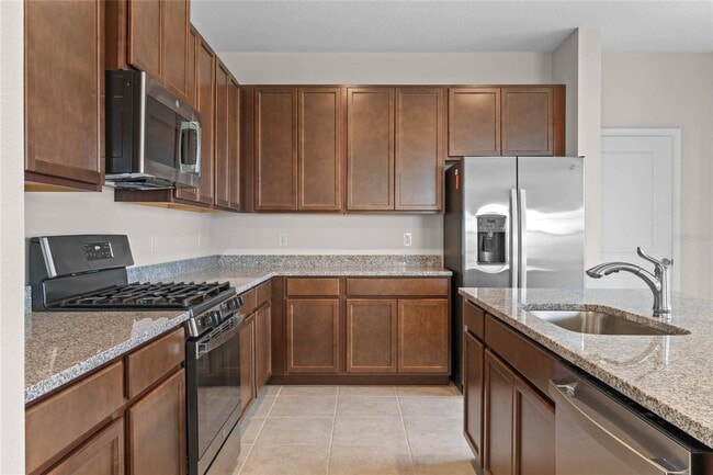 3875 Denali Dr in Apopka, FL - Foto de edificio - Building Photo