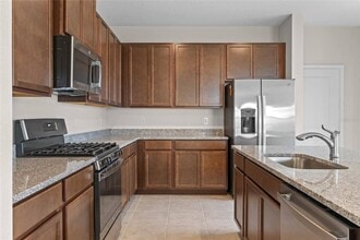 3875 Denali Dr in Apopka, FL - Foto de edificio - Building Photo