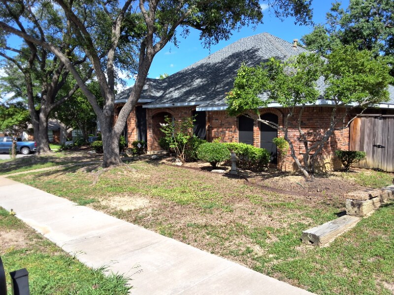 1710 Buena Vista Ave in Garland, TX - Building Photo