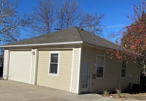 2201 Westdale Rd in Lawrence, KS - Building Photo