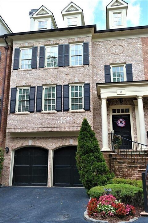 3475 Roxboro Rd NE in Atlanta, GA - Building Photo