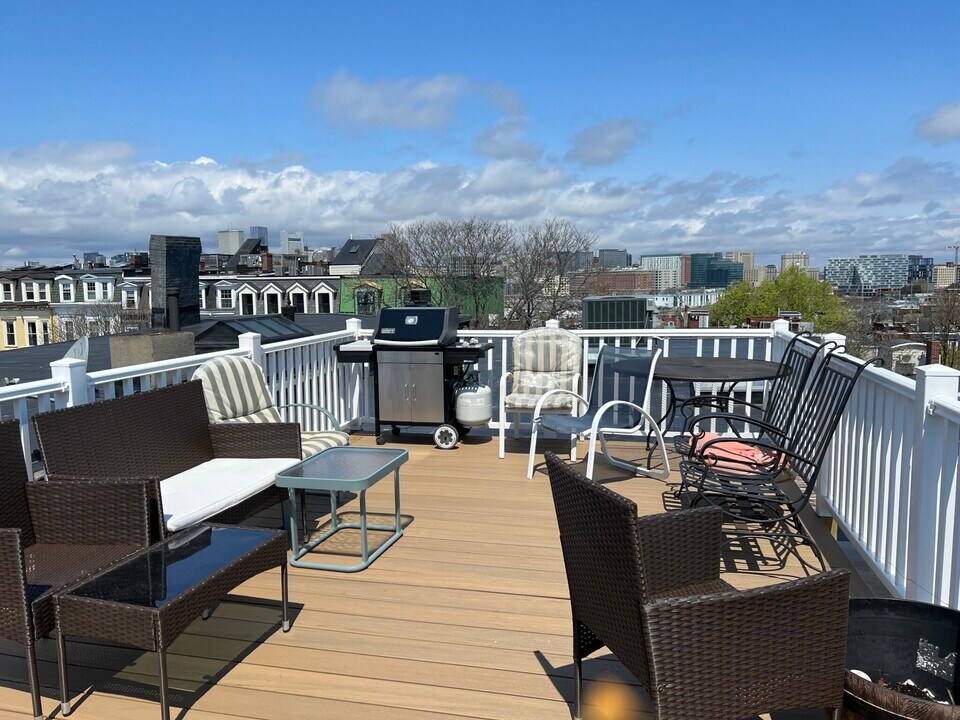 587 E Broadway in Boston, MA - Building Photo