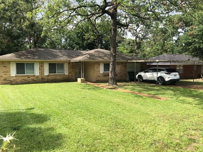 property at 307 Moss Hill Ln