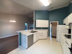 330 Lakespring Pl in Oakley, CA - Foto de edificio - Building Photo