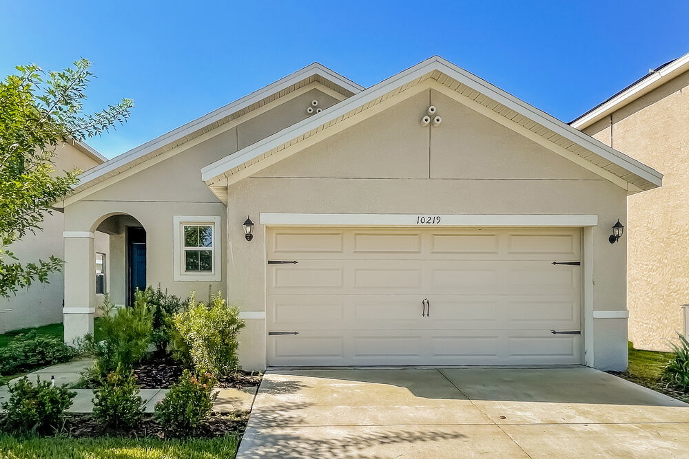 10219 Geese Trail Cir in Sun City Center, FL - Building Photo