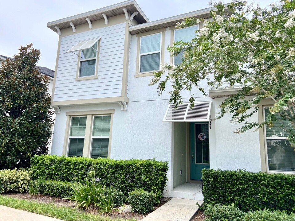 1547 Carey Palm Cir in Kissimmee, FL - Building Photo