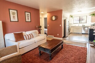 61 Newland St, Unit Stylish 3BR location in Lakewood, CO - Building Photo