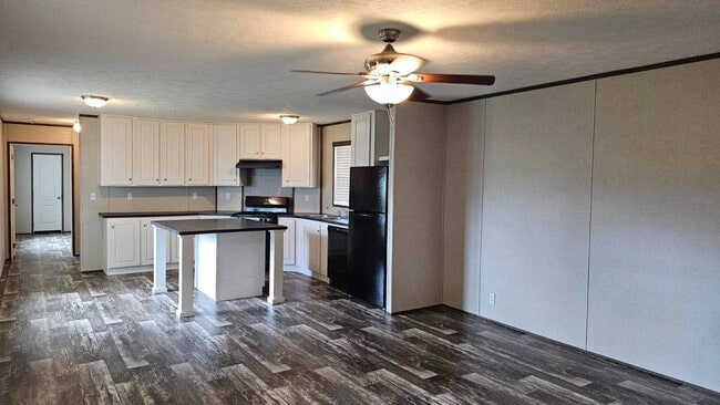 2036 E Campus St in Wichita, KS - Building Photo - Building Photo