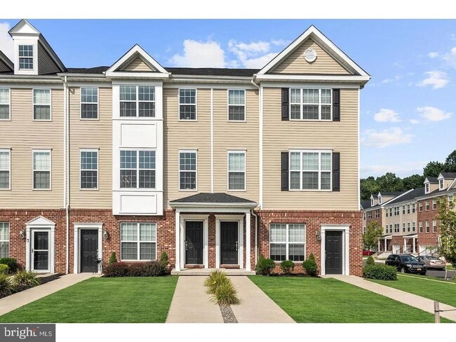 317 Kramer Ct in Florence, NJ - Building Photo - Building Photo