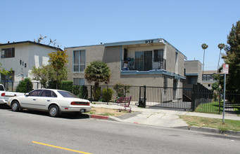 Chateau Catalina in Los Angeles, CA - Building Photo - Building Photo