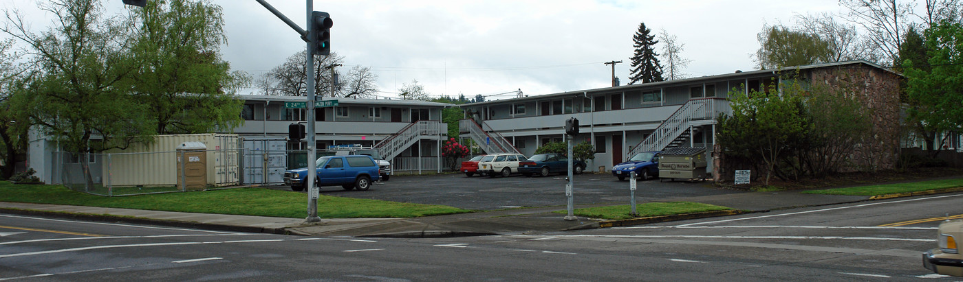 190 E 24th Ave in Eugene, OR - Building Photo