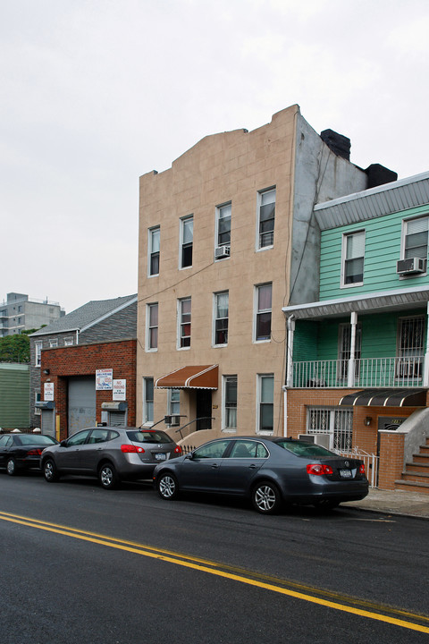 219 20th St in Brooklyn, NY - Building Photo