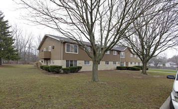 Woodfield Apartments in Delavan, WI - Building Photo - Building Photo