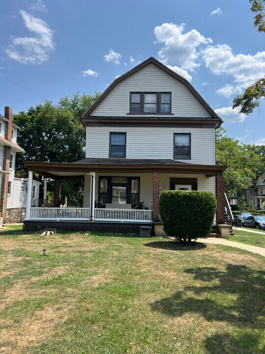 5117 Gwynn Oak Ave in Baltimore, MD - Building Photo
