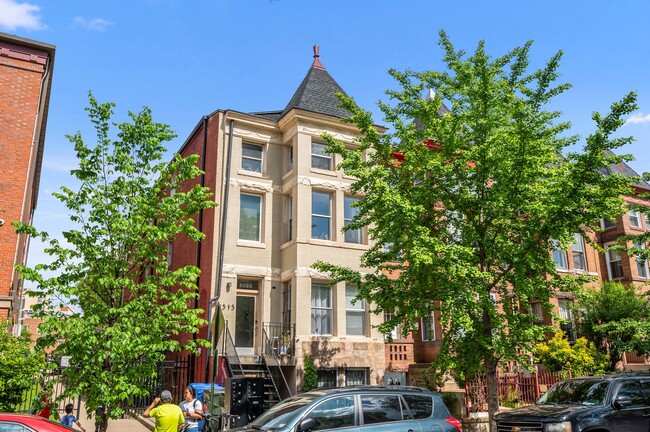 2515 17th St NW, Unit #2 in Washington, DC - Foto de edificio - Building Photo