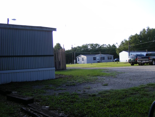 Self Mobile Home Park in Seffner, FL - Building Photo - Building Photo