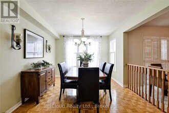 33 Fenflower Ct in Brampton, ON - Building Photo - Building Photo