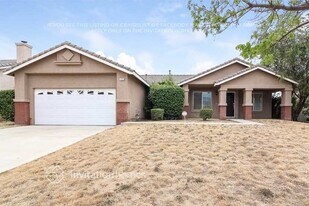 1721 G Ct in Banning, CA - Building Photo