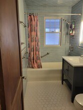 17 Elmira St, Unit A in Boston, MA - Foto de edificio - Building Photo