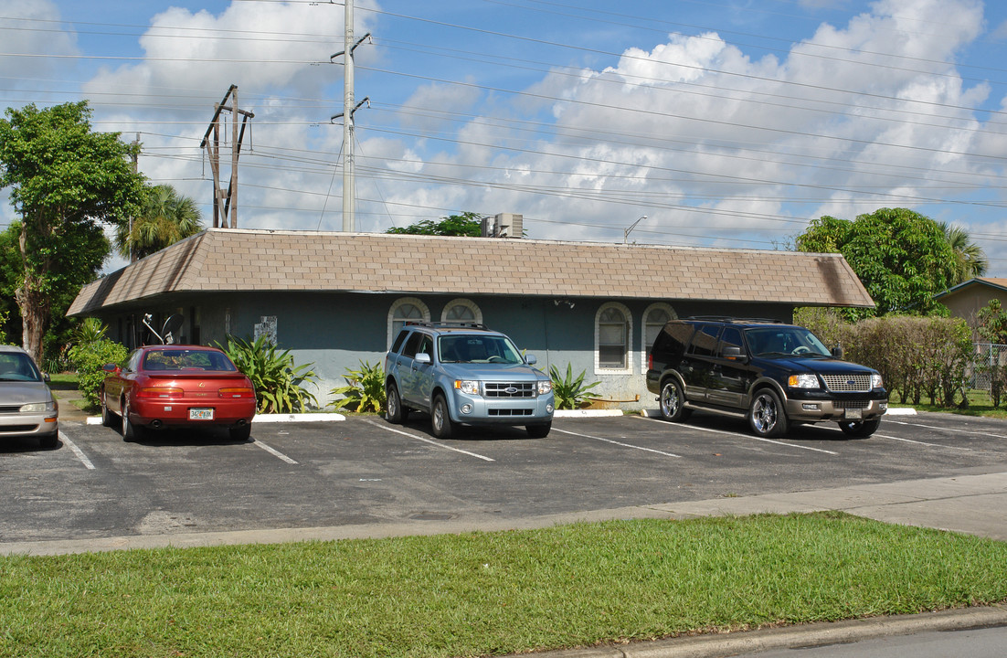 541 Kathy Ln in Margate, FL - Building Photo