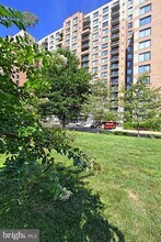 2451 Midtown Ave, Unit 903 in Alexandria, VA - Building Photo - Building Photo