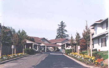 Oswego Ridge Mountain Park Condo in Lake Oswego, OR - Foto de edificio - Building Photo