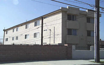 11730 Runnymede St in North Hollywood, CA - Building Photo - Building Photo