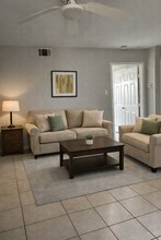 1102 Ann in Pasadena, TX - Foto de edificio - Building Photo