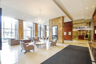 655 W Irving Park Rd, Unit 614 in Chicago, IL - Building Photo - Building Photo