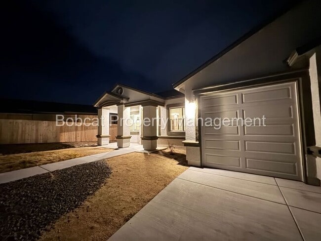 property at 925 Cranfield Ct