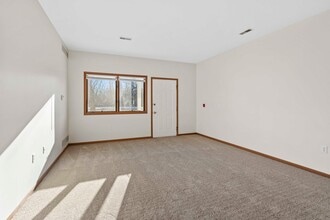 Stoneridge Apartments in Elkhorn, WI - Foto de edificio - Building Photo