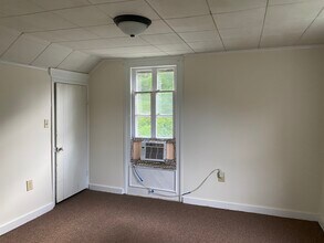56 Chapel St, Unit 2 in Kingston, NY - Building Photo - Building Photo