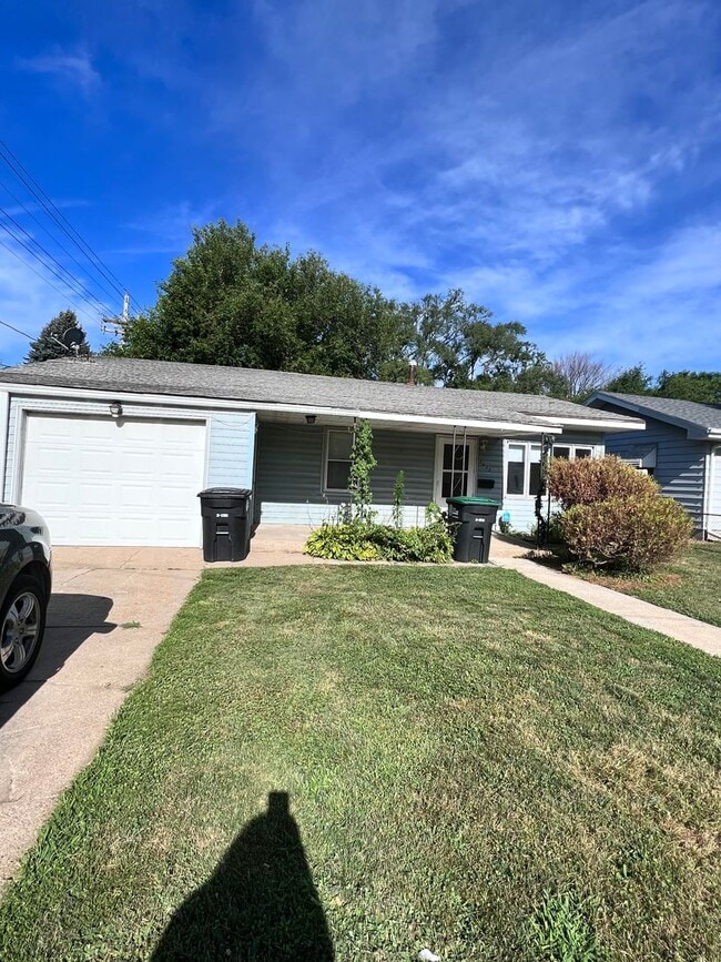 property at 2622 S 35th Ave