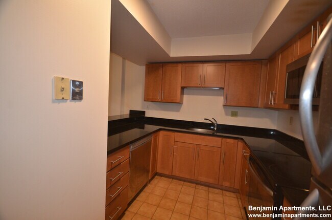 325 Franklin St, Unit 503 in Cambridge, MA - Building Photo - Building Photo