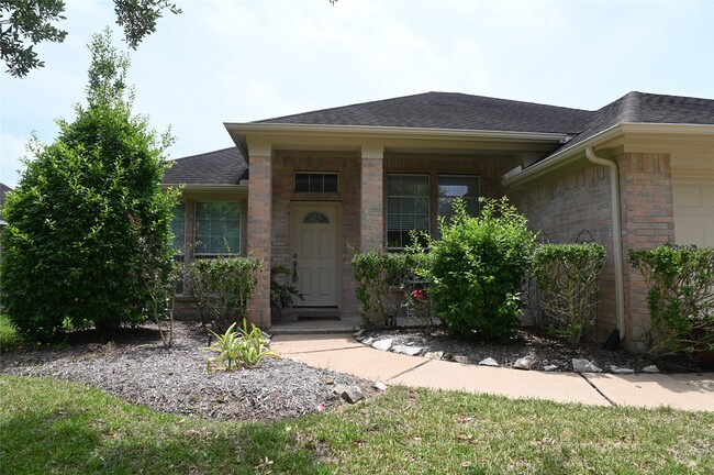 5755 Lightstone Ln in League City, TX - Building Photo - Building Photo