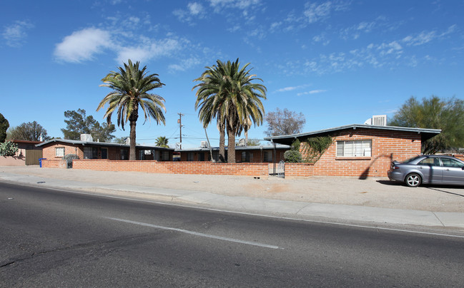 Palm Apartments in Tucson, AZ - Foto de edificio - Building Photo