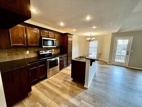 4564 W Greenridge St in Springfield, MO - Building Photo - Building Photo
