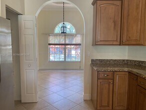 18430 NW 11th St in Pembroke Pines, FL - Building Photo - Building Photo