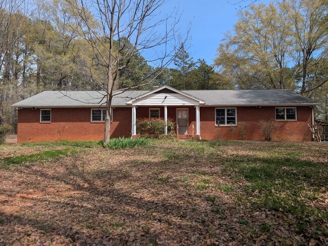property at 805 Edgewood Rd