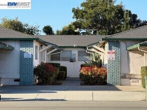 37235 Cedar Blvd in Newark, CA - Building Photo - Building Photo