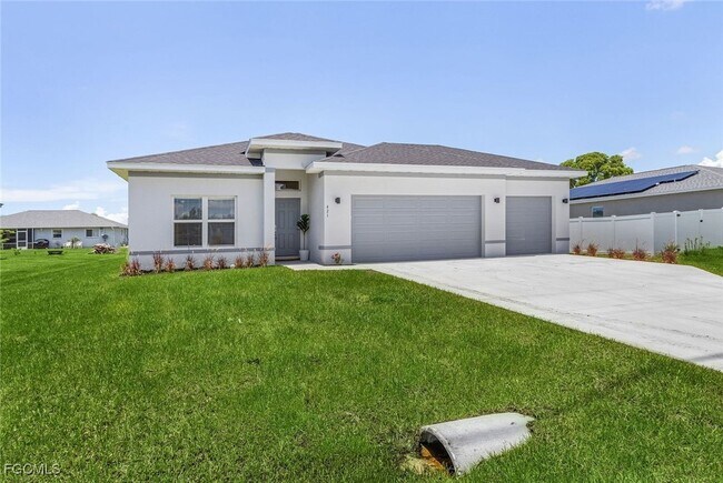 605 NW 7th Ave in Cape Coral, FL - Building Photo - Building Photo