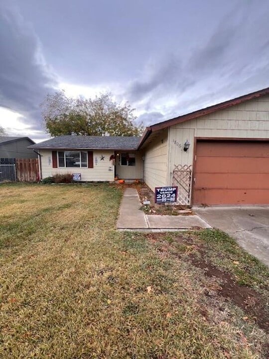 1806 S 66th Ave in Yakima, WA - Building Photo