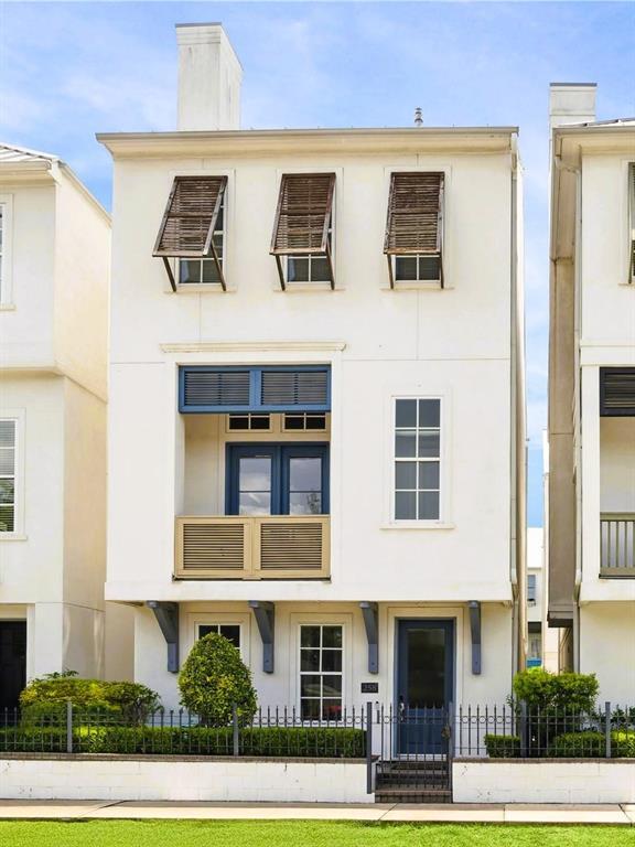 property at 258 E 28th St
