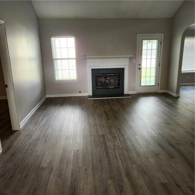 222 Summer Hill Cir in Stockbridge, GA - Foto de edificio - Building Photo